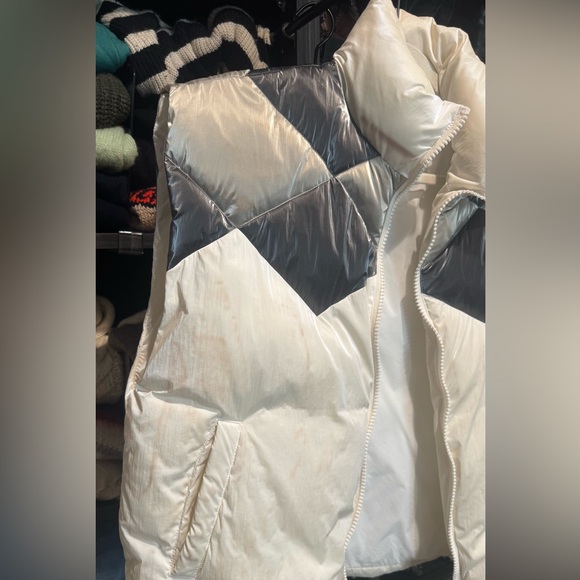 Eaves Margot Puffer Vest - Picture 3 of 4